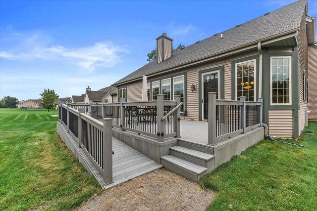 8361 S 44th STREET, Franklin, WI 53132