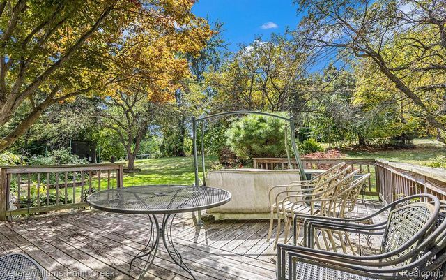 121 Allen Lake Drive, White Lake, MI 48386