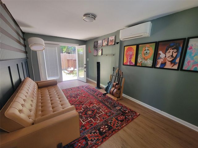 306 W 42nd ST, Austin, TX 78751