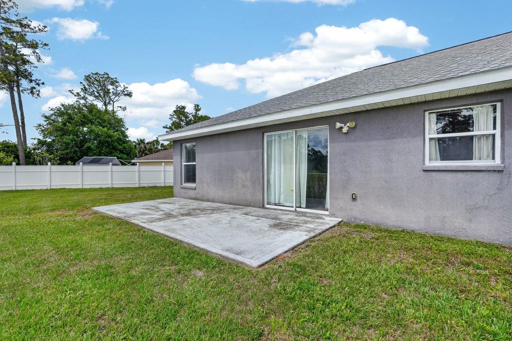 Image 23 of property listing at 14 RANDOM PLACE, Palm Coast, FL 32164