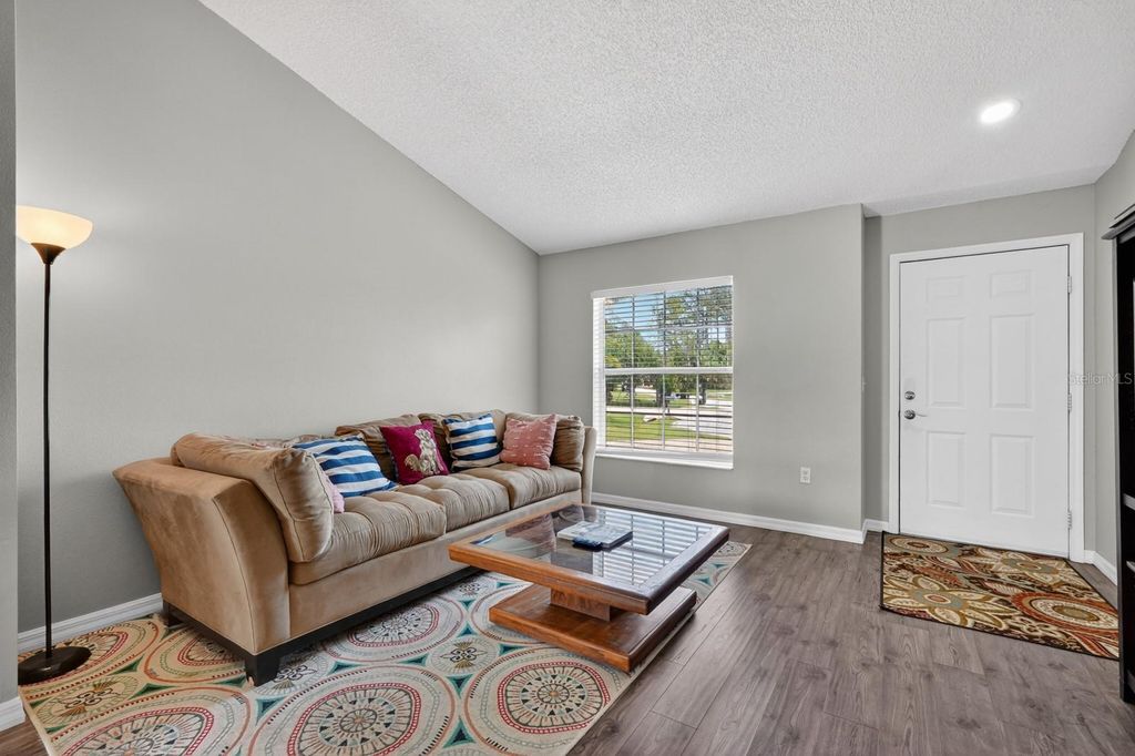 Image 5 of property listing at 14 RANDOM PLACE, Palm Coast, FL 32164