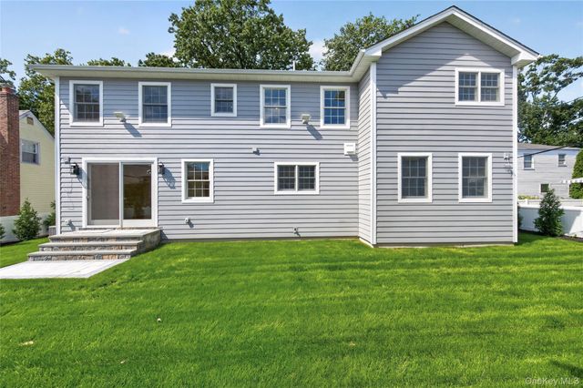 15 Glen Road, Garden City, NY 11530