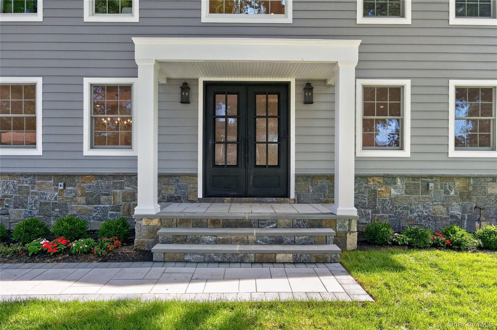 15 Glen Road, Garden City, NY 11530 — photo 2