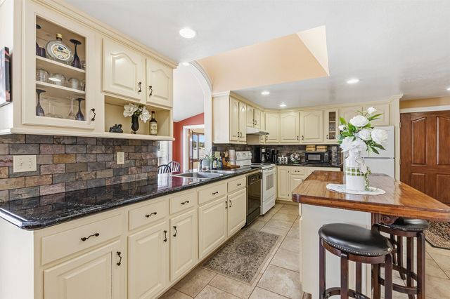 4012 VT Route 114, Canaan, VT 05903