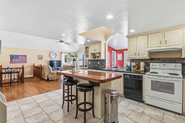 4012 VT Route 114, Canaan, VT 05903