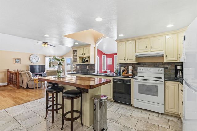 4012 VT Route 114, Canaan, VT 05903