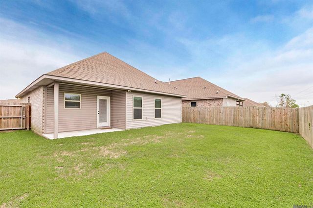 2240 Meadow Oak Dr, St Gabriel, LA 70776