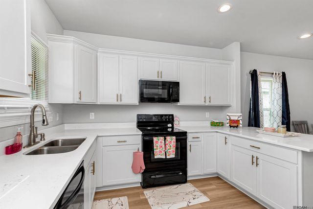 2240 Meadow Oak Dr, St Gabriel, LA 70776