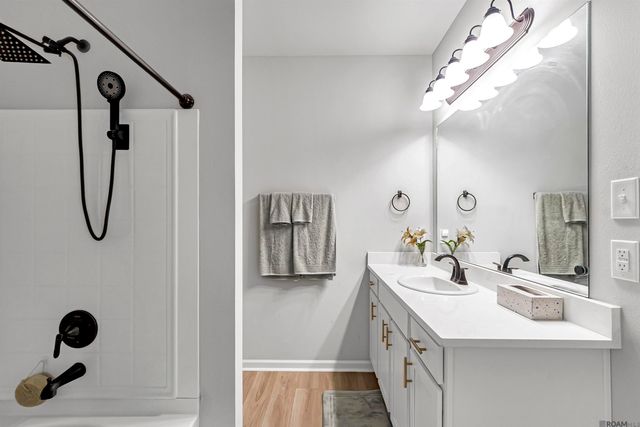 2240 Meadow Oak Dr, St Gabriel, LA 70776