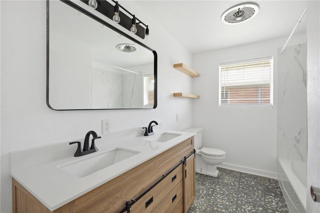 124 E Janin Circ, Portland, TX 78374