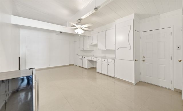 124 E Janin Circ, Portland, TX 78374