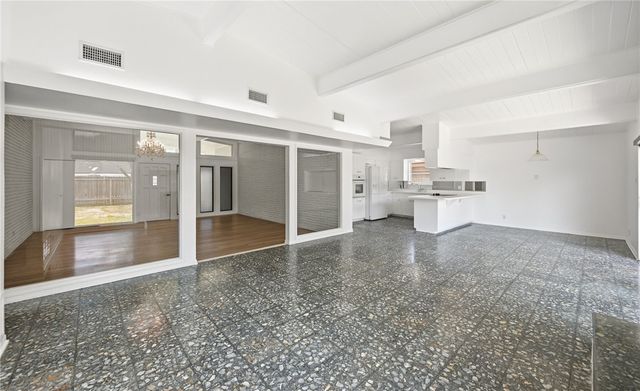 124 E Janin Circ, Portland, TX 78374