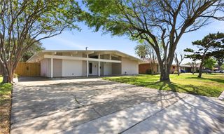 124 E Janin Circ, Portland, TX 78374