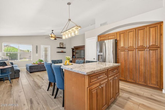 6491 W WAHALLA Lane, Glendale, AZ 85308