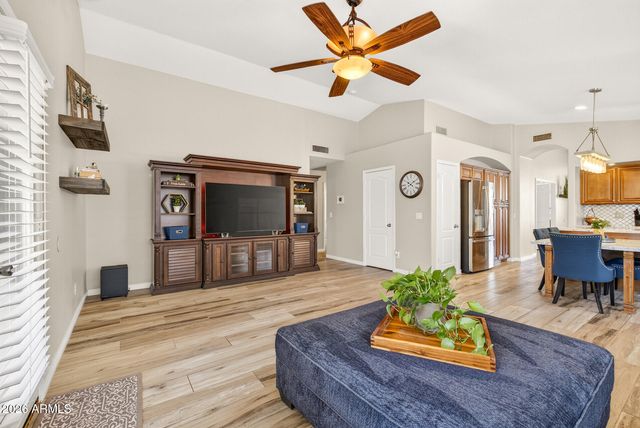 6491 W WAHALLA Lane, Glendale, AZ 85308