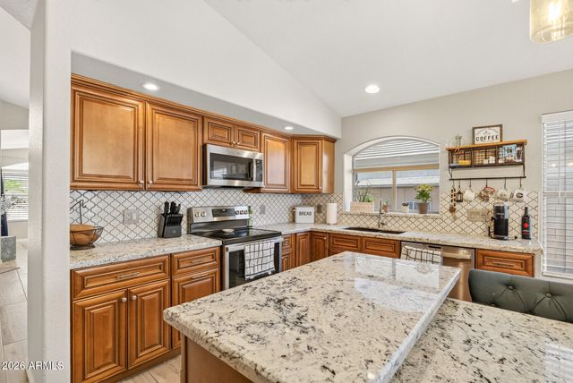 6491 W WAHALLA Lane, Glendale, AZ 85308