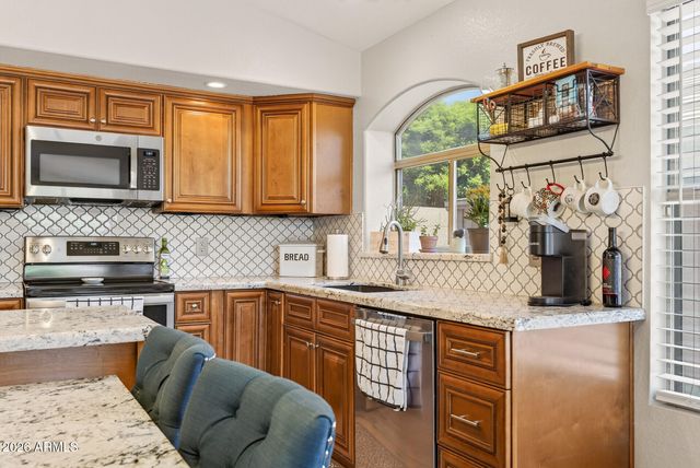 6491 W WAHALLA Lane, Glendale, AZ 85308
