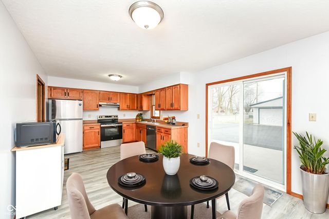 382 Pinedale Drive, Avon, IN 46123