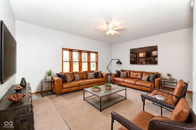 382 Pinedale Drive, Avon, IN 46123