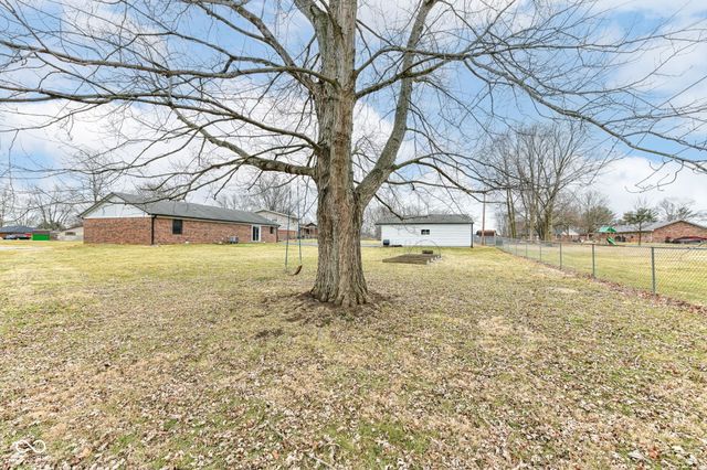 382 Pinedale Drive, Avon, IN 46123