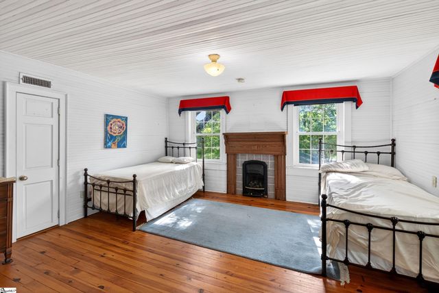2471 Holly Springs Road, Inman, SC 29349