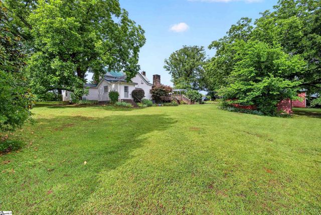 2471 Holly Springs Road, Inman, SC 29349