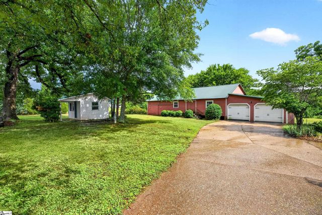 2471 Holly Springs Road, Inman, SC 29349
