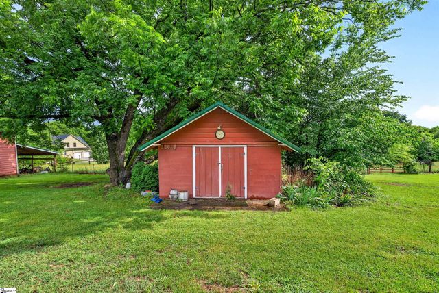 2471 Holly Springs Road, Inman, SC 29349