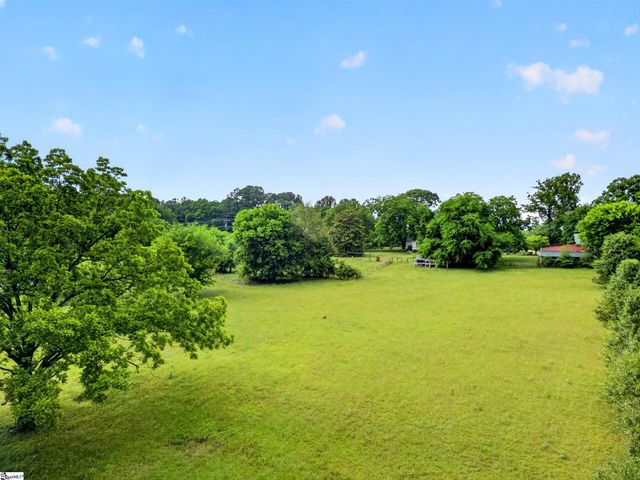 2471 Holly Springs Road, Inman, SC 29349