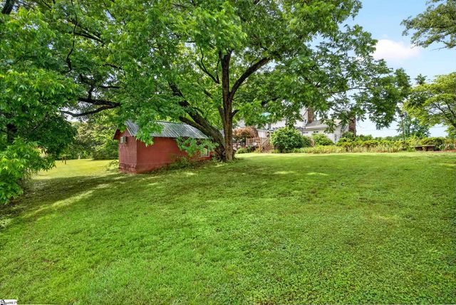 2471 Holly Springs Road, Inman, SC 29349