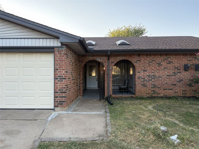 3002 Barrington Place, Arlington, TX 76014