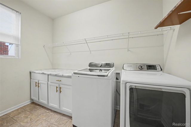 49184 Gracechurch Road, Macomb Township, MI 48044