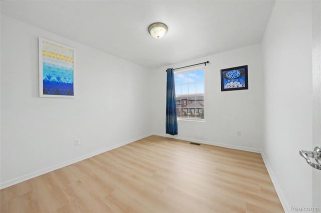 49184 Gracechurch Road, Macomb Township, MI 48044