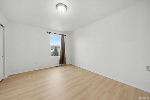 49184 Gracechurch Road, Macomb Township, MI 48044