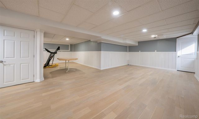 49184 Gracechurch Road, Macomb Township, MI 48044