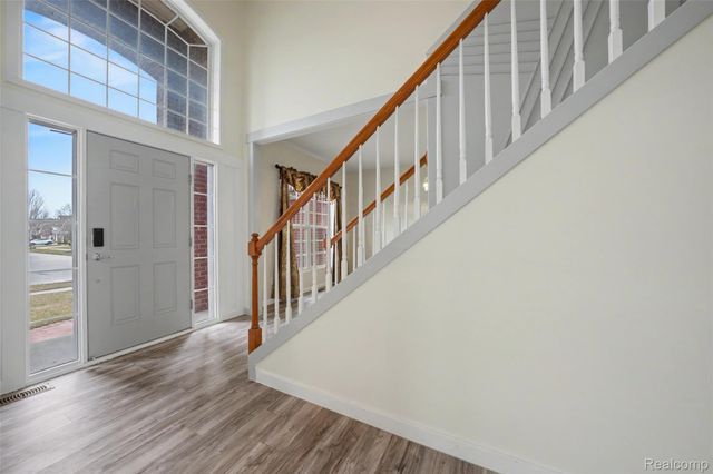 49184 Gracechurch Road, Macomb Township, MI 48044