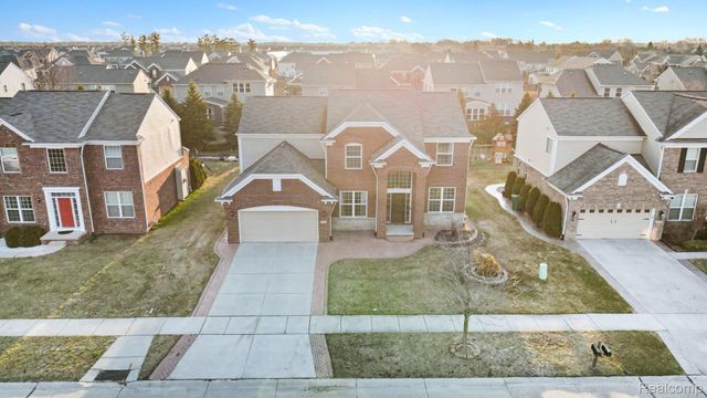 49184 Gracechurch Road, Macomb Township, MI 48044