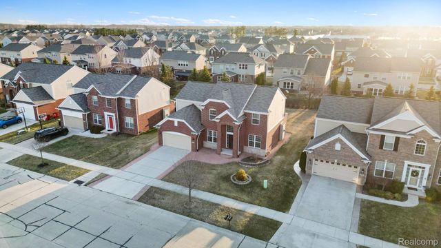 49184 Gracechurch Road, Macomb Township, MI 48044