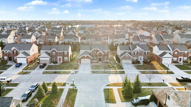 49184 Gracechurch Road, Macomb Township, MI 48044