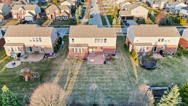 49184 Gracechurch Road, Macomb Township, MI 48044