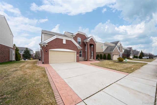 49184 Gracechurch Road, Macomb Township, MI 48044