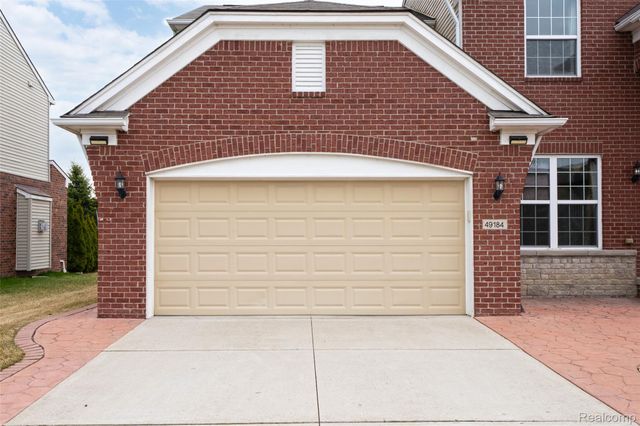 49184 Gracechurch Road, Macomb Township, MI 48044