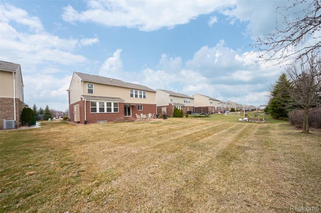 49184 Gracechurch Road, Macomb Township, MI 48044