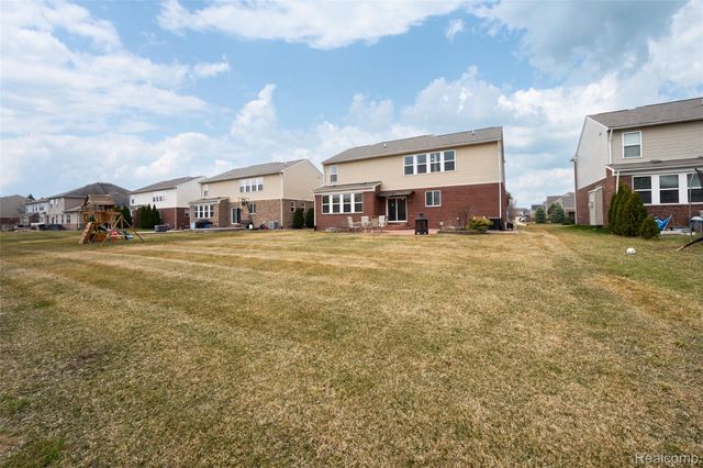 49184 Gracechurch Road, Macomb Township, MI 48044