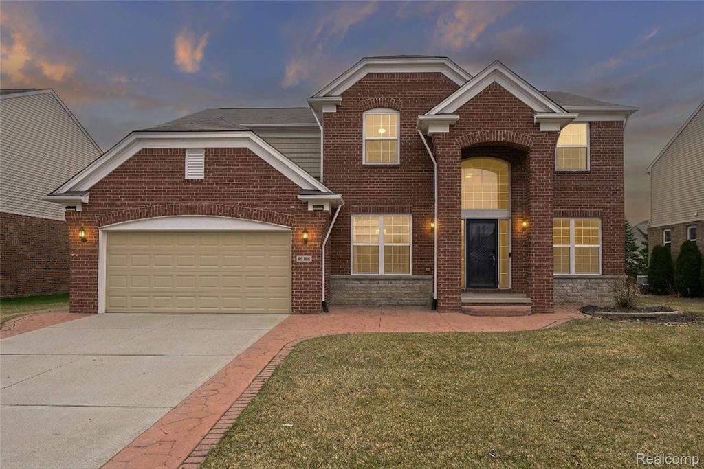 49184 Gracechurch Road, Macomb Township, MI 48044