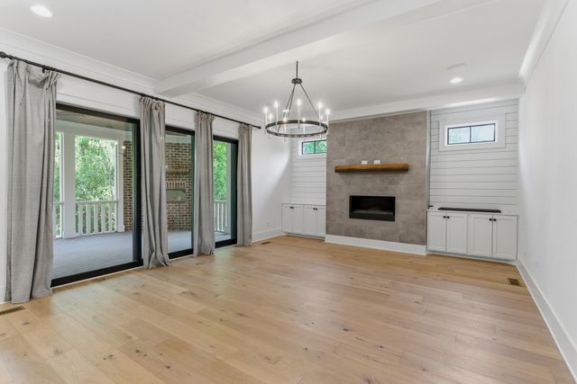 864 Battery Ln, Nashville, TN 37220