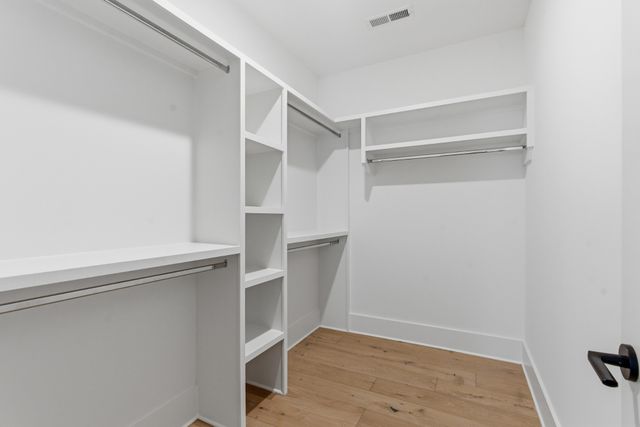 864 Battery Ln, Nashville, TN 37220