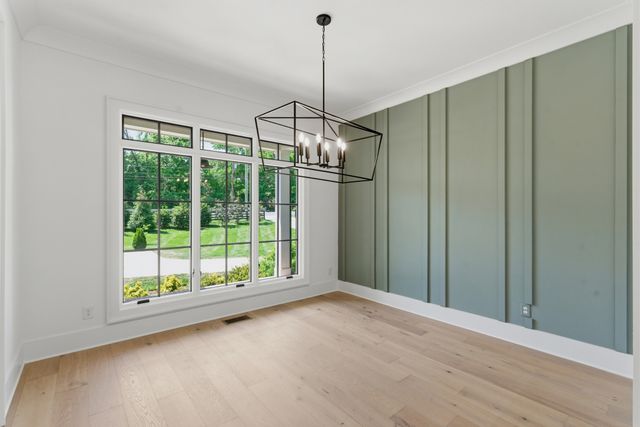 864 Battery Ln, Nashville, TN 37220