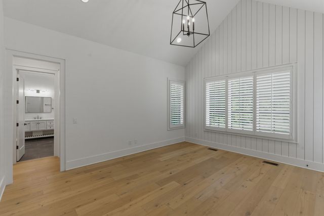 864 Battery Ln, Nashville, TN 37220