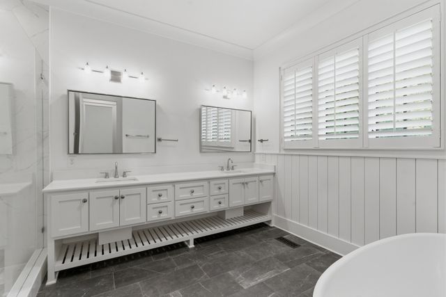 864 Battery Ln, Nashville, TN 37220